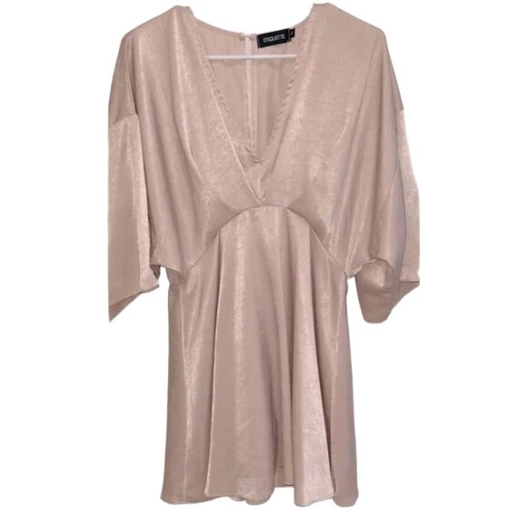Etiquette Clothiers Blush Satin Romper M V-Neck Waist Cinched Dressy Playsuit - Picture 1 of 11